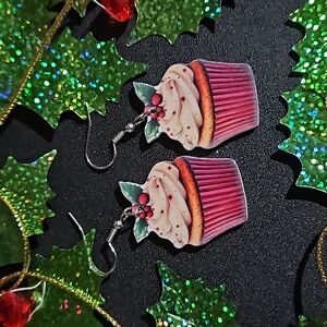 Fashion 🎁 Earrings Holiday Cupcake NWT